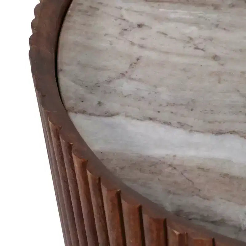 Table d'appoint décorative en bois nervuré avec plateau en marbre et rangement - Petite table d'appoint pour la décoration de la chambre ou du salon